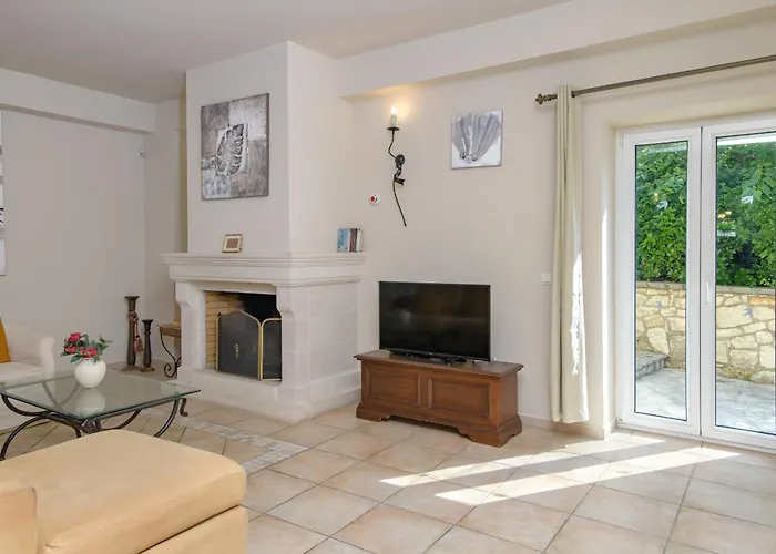 Moyria By Posarellivillas Villa